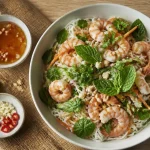 Salade thai aux crevettes et vermicelles de riz