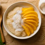 Sticky mango rice : riz gluant tiède à la vapeur et mangue mûre